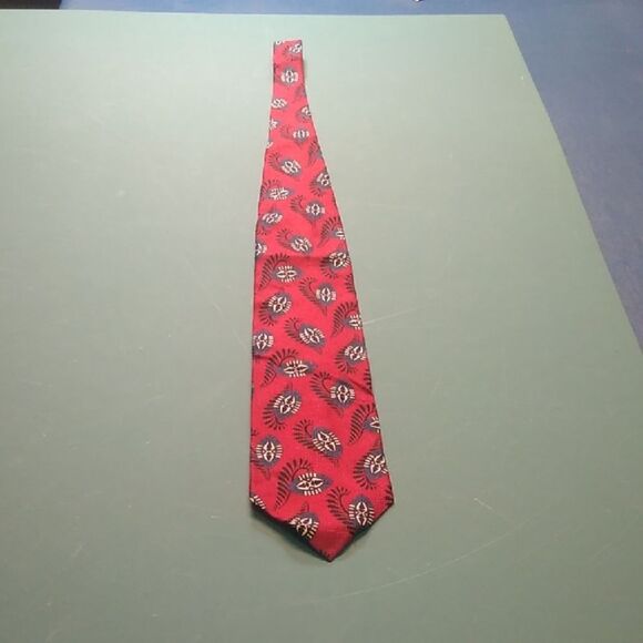 Parisian Signature Red Silk Patterned Men's Tie - Picture 1 of 5